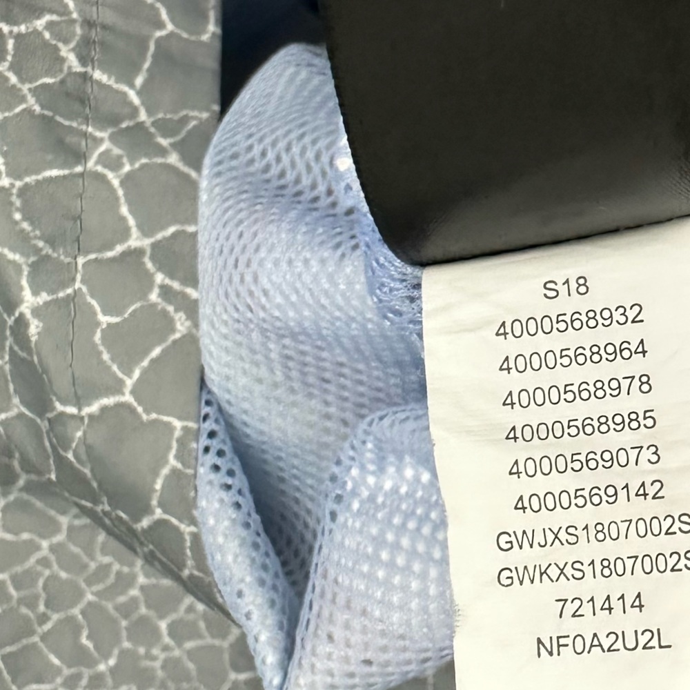 The North Face Windbreaker Rain Jacket - Picture 11 of 12